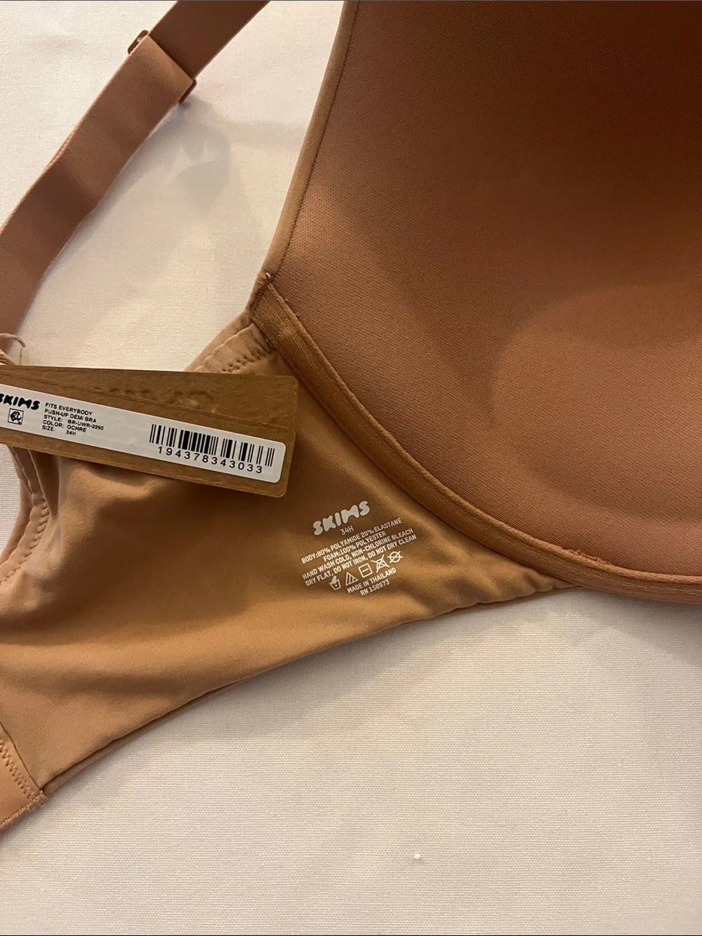 SKIMS FITS EVERYBODY PUSH-UP BRA - Picture 3 of 3